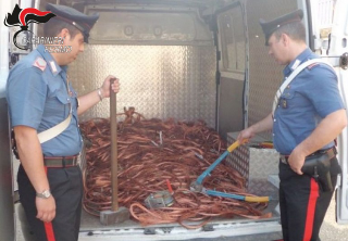 Fermo - Rubano rame e un furgone dalla discarica Asite: denunciati due romeni